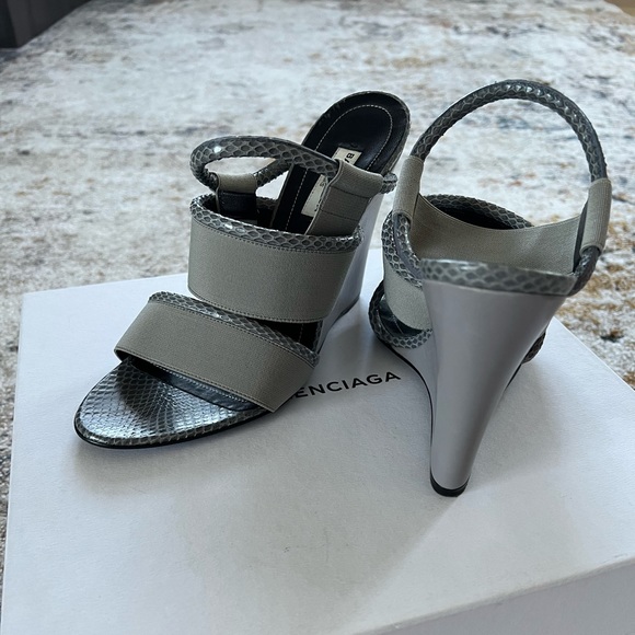 Balenciaga Tess S.Cuoio Wedge Sandal in Gray - Picture 2 of 7